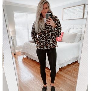 J Crew Vintage Leopard Crop Fleece Size Small